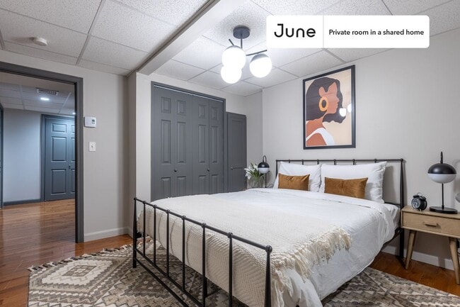 Photo - Room in Shared 5 bed/3 bath home Unidad A