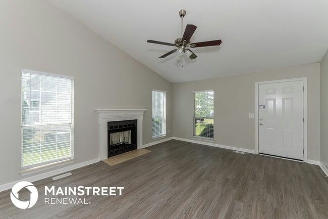 Photo - 106 Creekside Ct