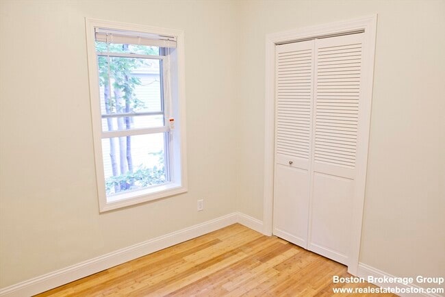 Photo - 35 Forbes St Unit 2