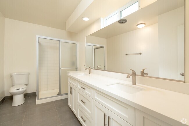 2BR, 2BA - 1,200SF - Primary Bathroom