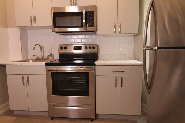 Photo - 1649 Pratt St Unit 1st Floor - A