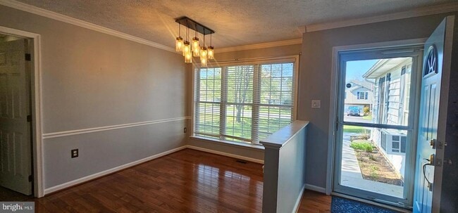 Photo - 208 Senseny Glen Dr