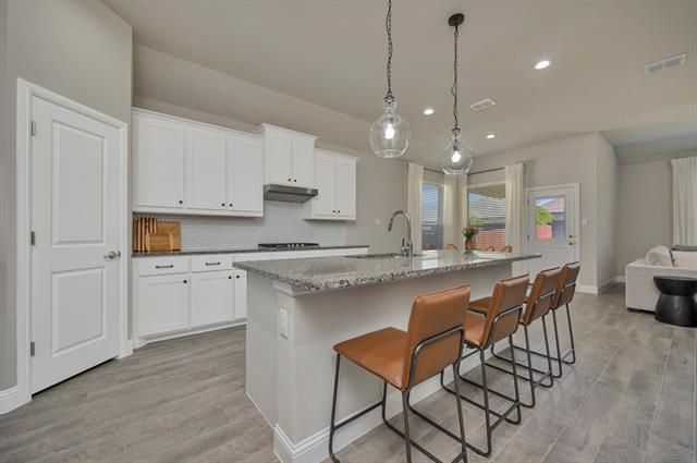 Photo - 2028 Windsor Dr