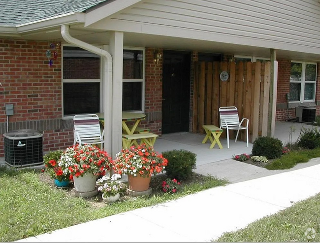 Building Photo - 10601 Cunot-Cataract Rd Unit 11 Rental