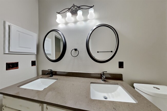 Building Photo - 4031 Echo Mountain Dr