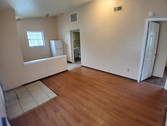 Photo - 1331-1333 Thurston St Unit 1326