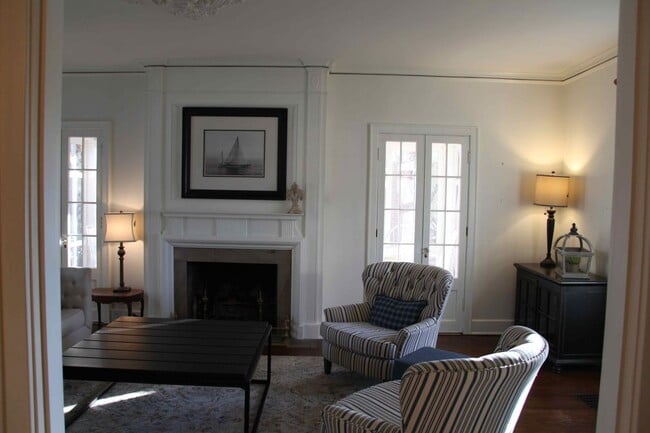 Photo - 1029 N Noyes Blvd