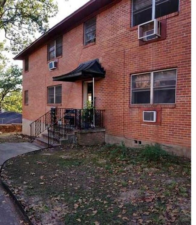 Building Photo - 105 42nd Pl Unit 4