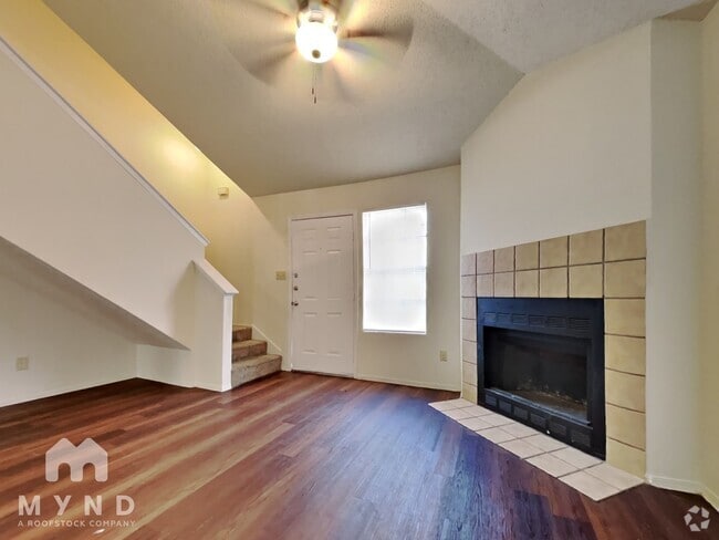 Building Photo - 2214 Creekside Ln Rental