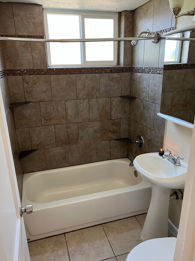 Bathroom - 1430 Boston St Unit 1432B