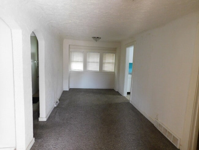 Photo - Lower Unit Duplex Walking Distance to Downtown Birmingham