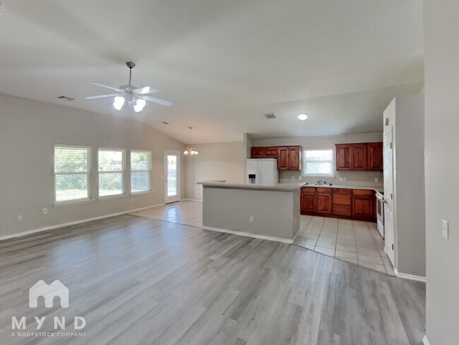 Photo - 13301 SW 2nd St