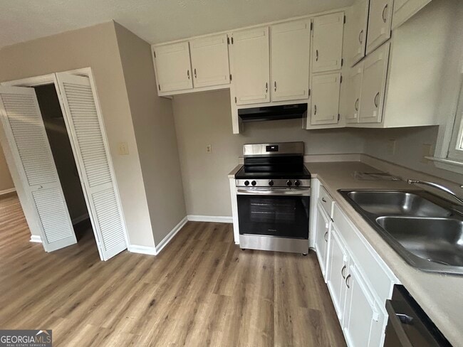 Photo - 90 Meadowbrook Ct