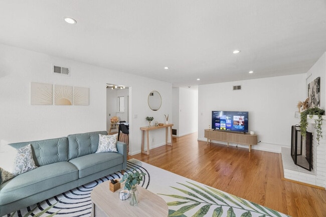 Photo - 2380 Aram Ave Unidad ID1379568P