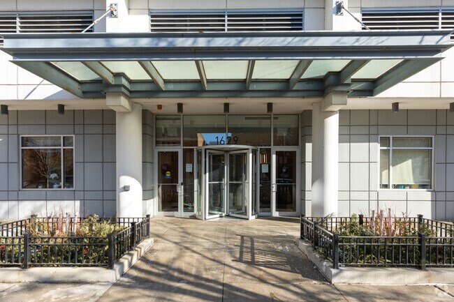 Entrance - Museum Park