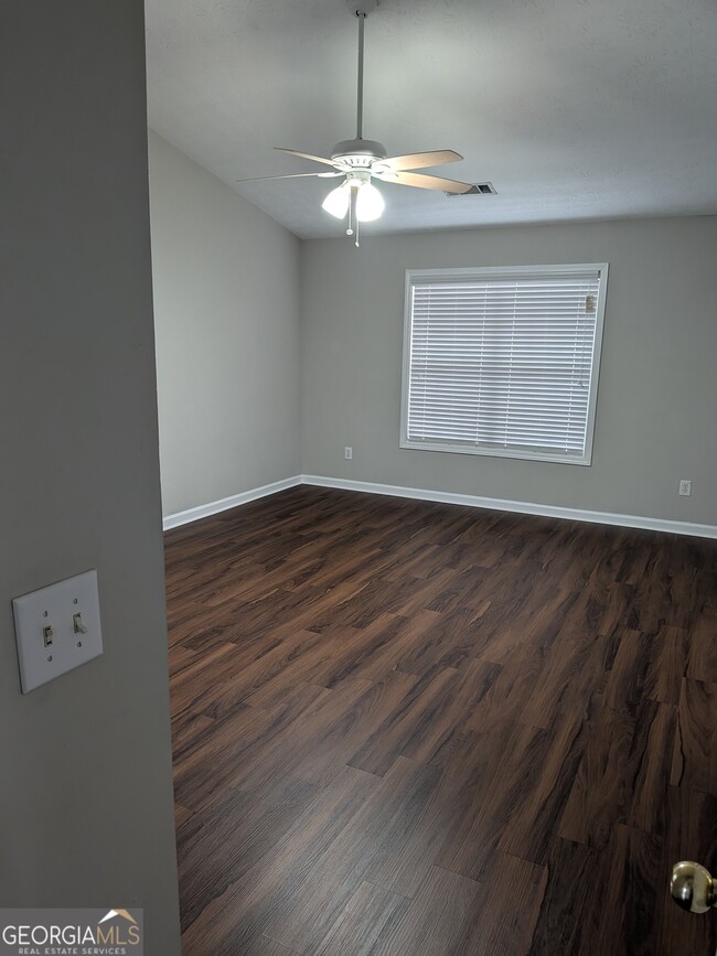 Photo - 1422 Fountain View Dr