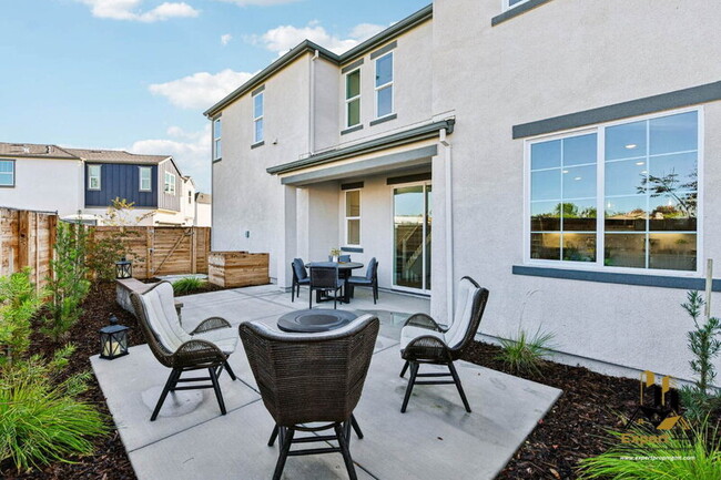 Building Photo - 8647 Starburst Way