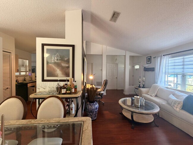 Photo - 1902 SW Aladdin St