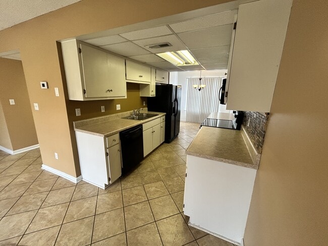 Photo - 504 Short St