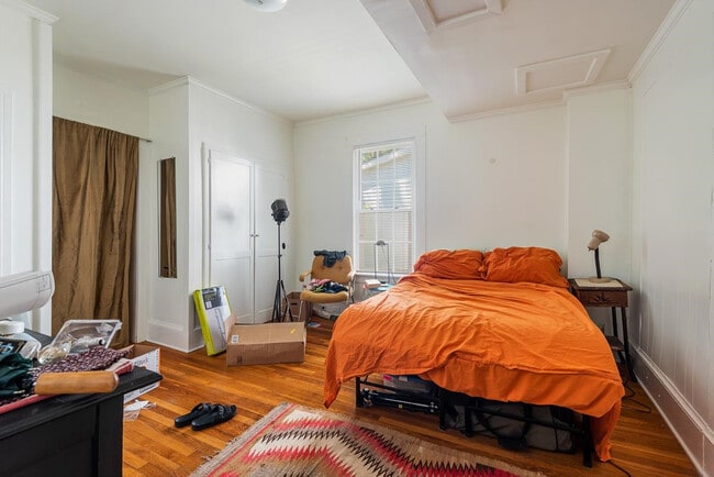 Photo - 903 Clarendon St Unit B