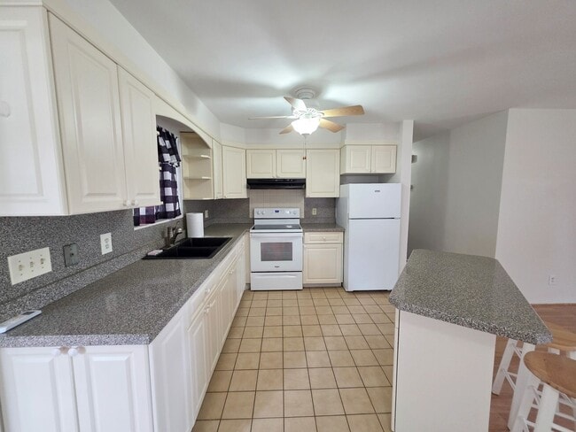 Photo - 3/2 with Florida room and Carport