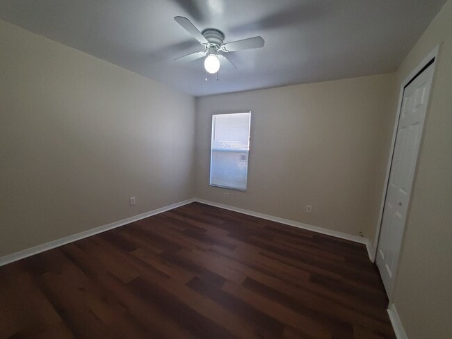 Photo - 3904 12th St W