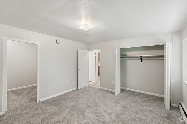 1BR, 1BA - 750SF - Bedroom