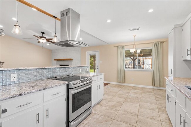 Photo - 3810 Hillside Dr