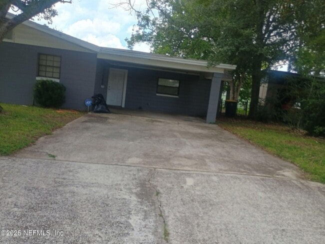 Photo - 4305 Bessie Cir W