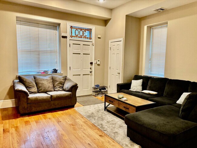 Photo - Spacious Society Hill 4bd/2.5bth Home