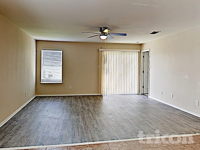 Photo - 2319 Camberly View