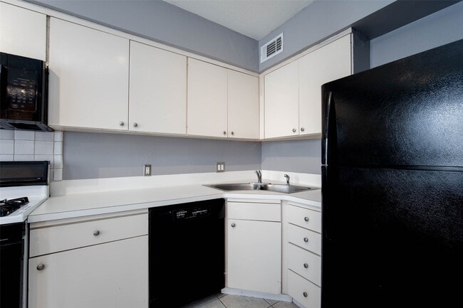 Building Photo - 6311 Riverview Way Rental