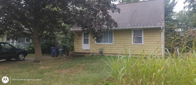 Building Photo - 3417 Oaklawn St Rental