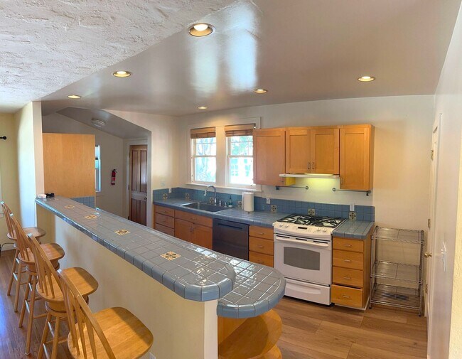 Photo - 1192-1198 Laurel Unidad 1192