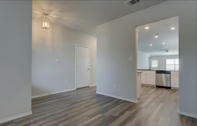 Photo - "Charming 3-Bed Oasis with Granite Elegance in Schertz – 1645 Sq Ft of Comfort!"