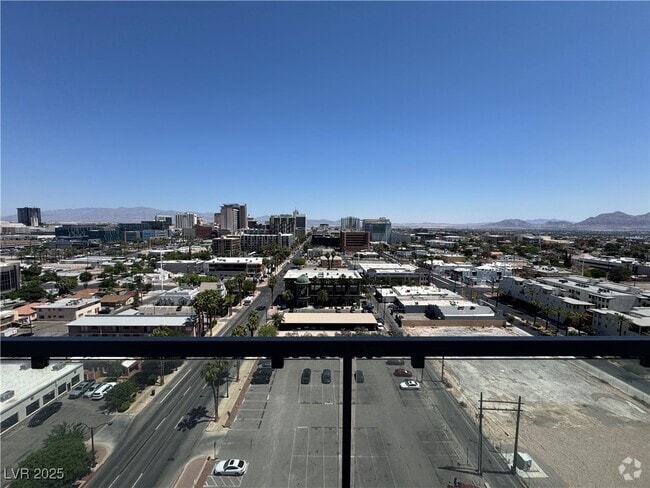 Building Photo - 900 S Las Vegas Blvd Unit 1003 Rental