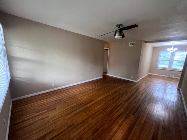 Photo - Cute 3 bedroom, 1 bath home