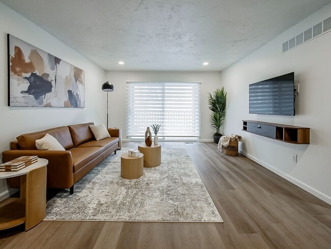 Photo - Luxury Living at Z on Plymouth – 1,000 SF Two-Bedroom Residence Unidad 202