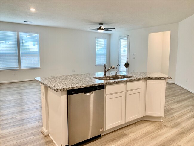 Photo - 2920 Grand Anse Dr