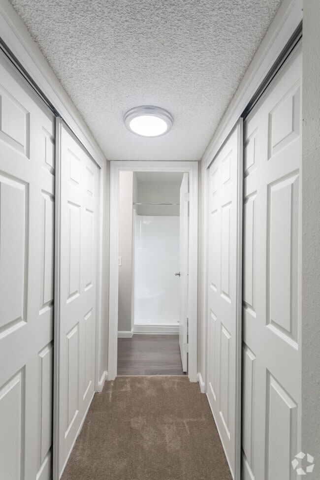 2 BR, 2 BA - 999 SF - The Willows