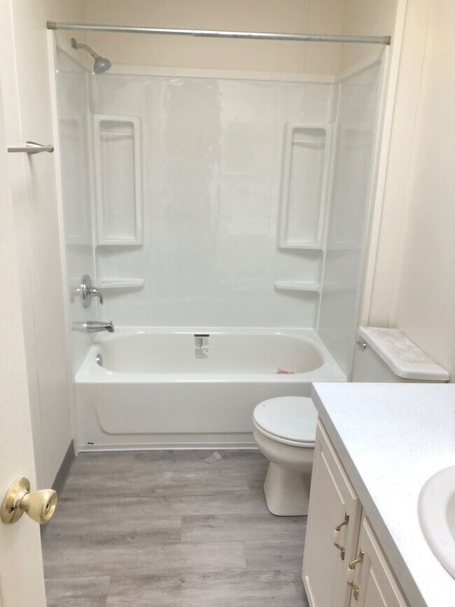 Spacious Manufactured home in Community House Rental in Eugene, OR