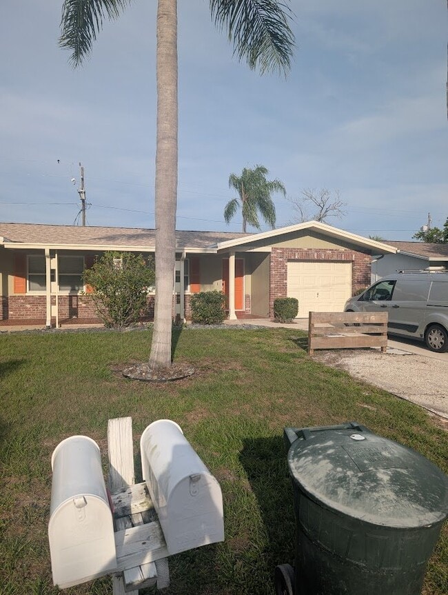 Building Photo - 411 Marjon Ave