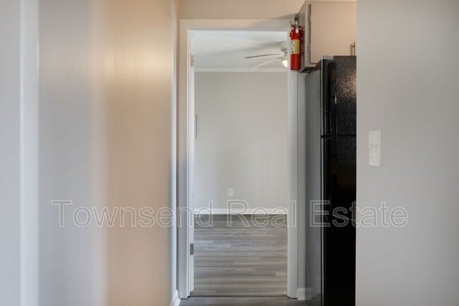 Photo - 5858 Century Oaks Dr