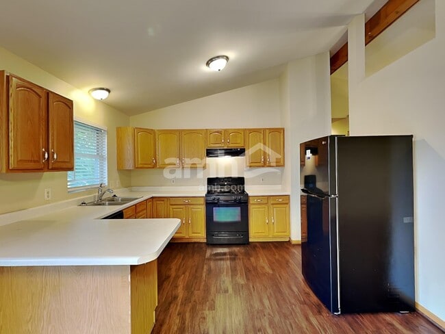 Photo - 204 Inverness Trl