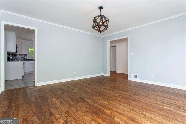 Photo - 3560 Dunn St SE