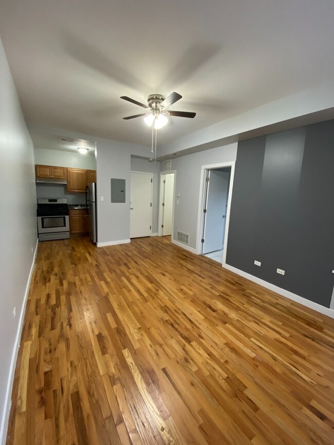 Photo - 7456 N Greenview Ave