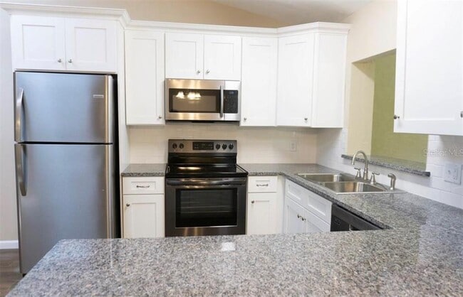 Photo - 36 Rainstone Ln