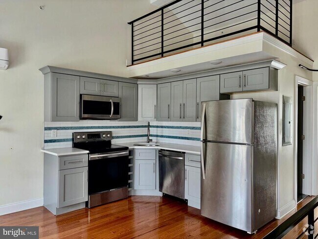 Building Photo - 6607 Ridge Ave Rental