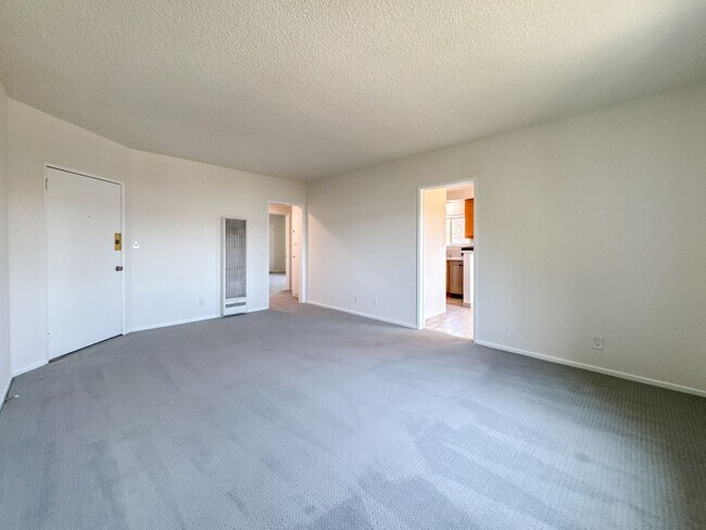 Photo - 1644 Electric Ave Unidad 4