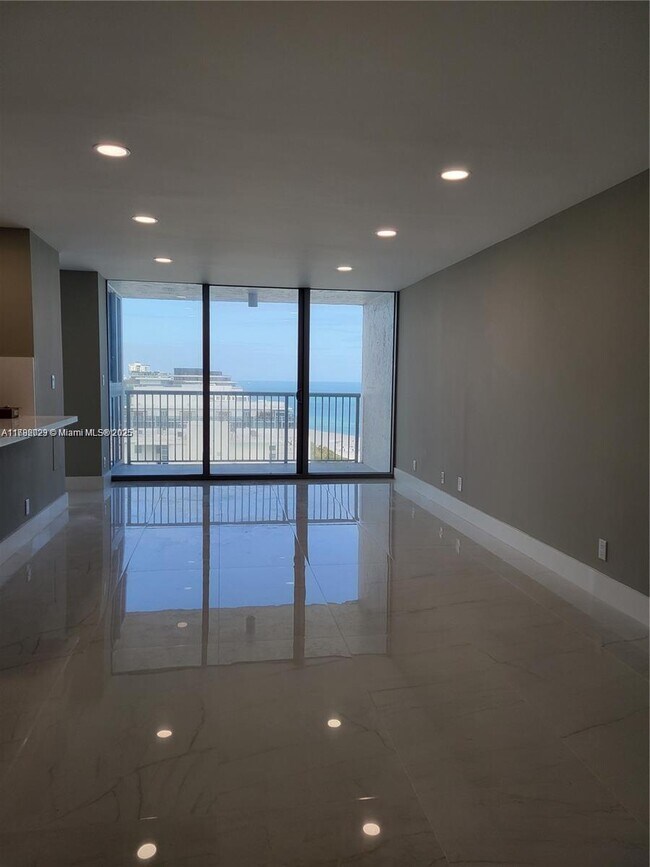 Photo - 2655 Collins Ave Condo Unit PH-9